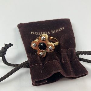 Louis Vuitton issued gold and black ring size 7.5